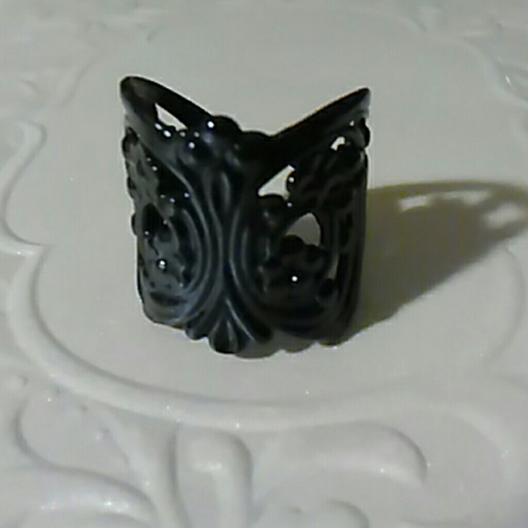 Aunt Vesta's Jewelry & Gifts Jewelry - Black filigree Floral enameled ring